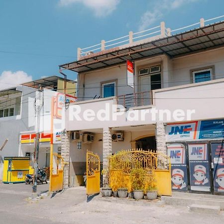 We Stay Residence Redpartner Surabaya Buitenkant foto