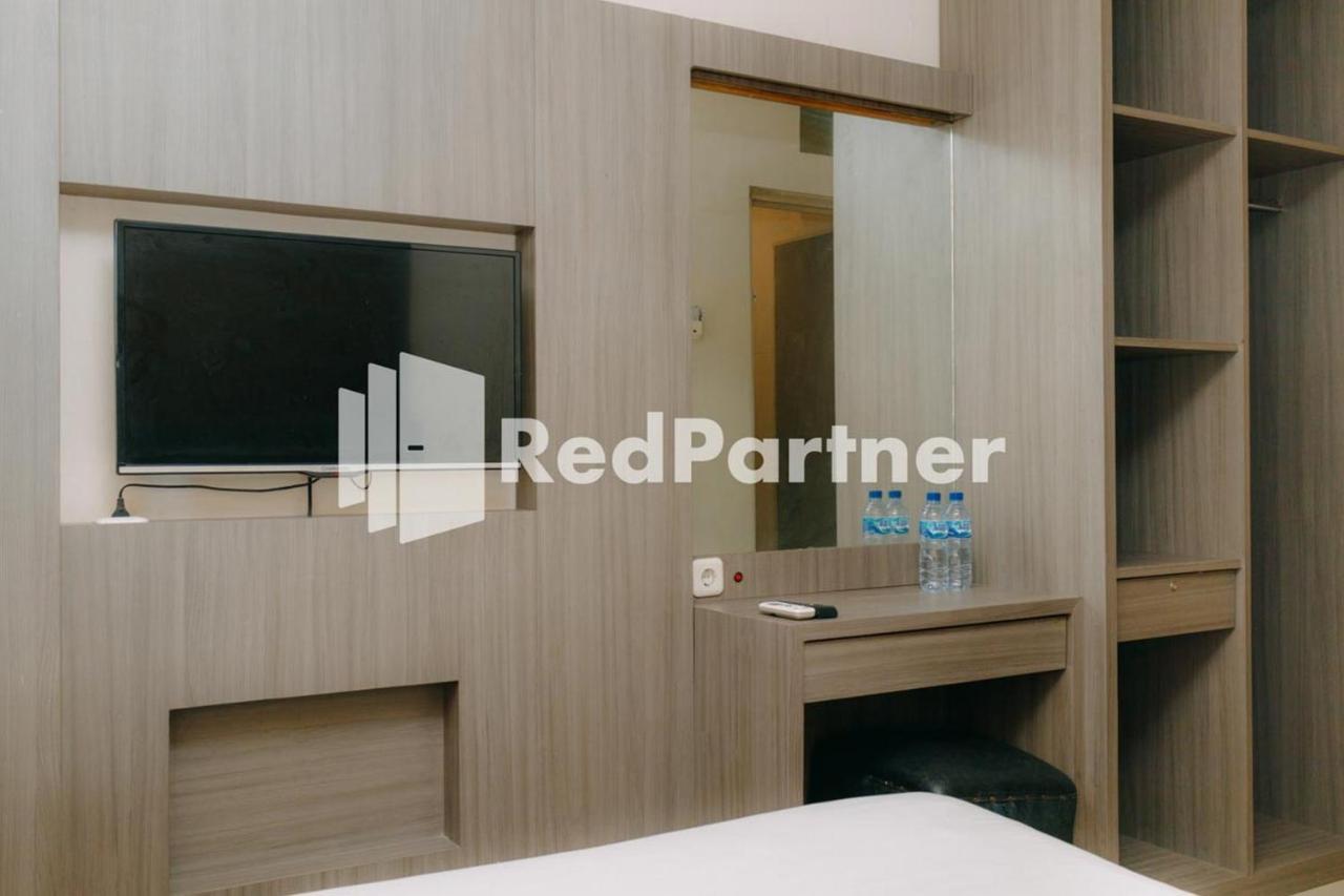 We Stay Residence Redpartner Surabaya Buitenkant foto