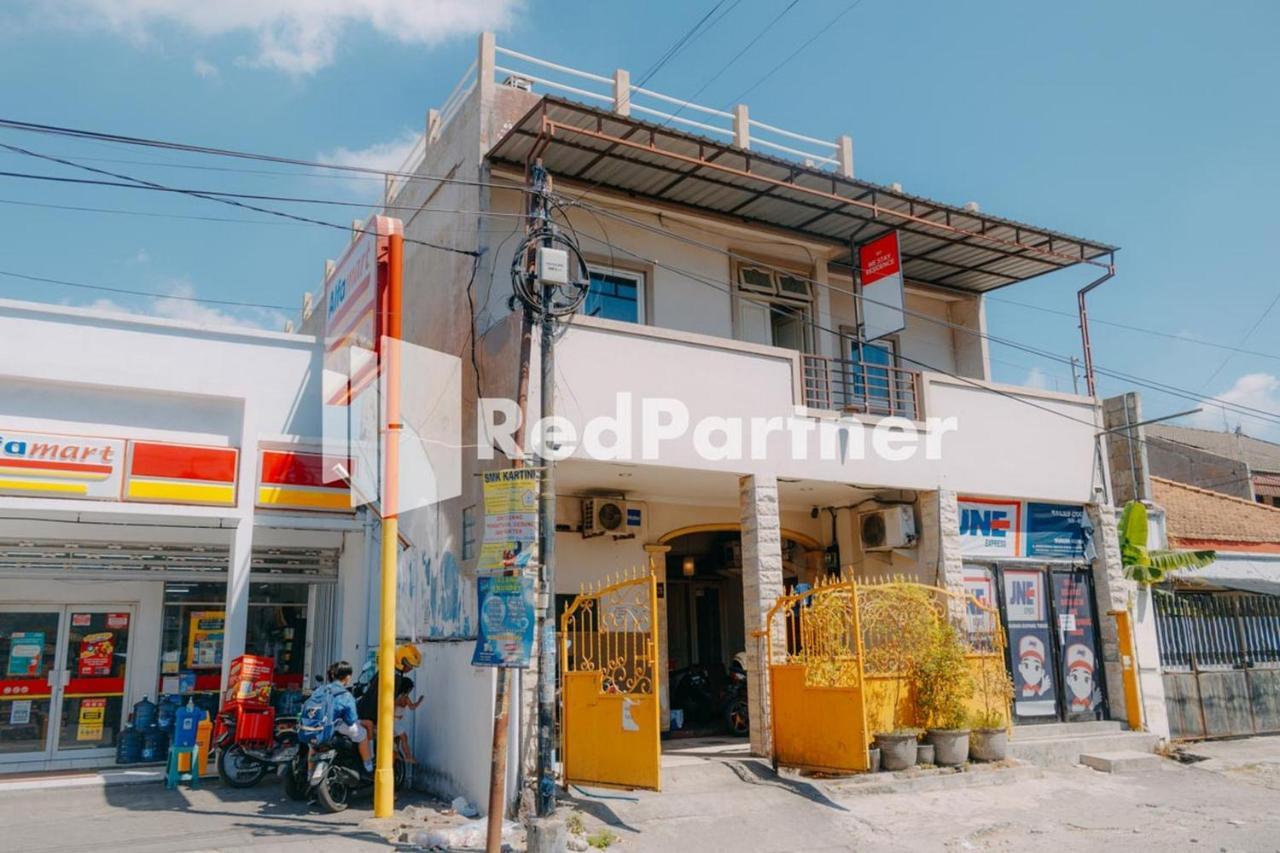 We Stay Residence Redpartner Surabaya Buitenkant foto