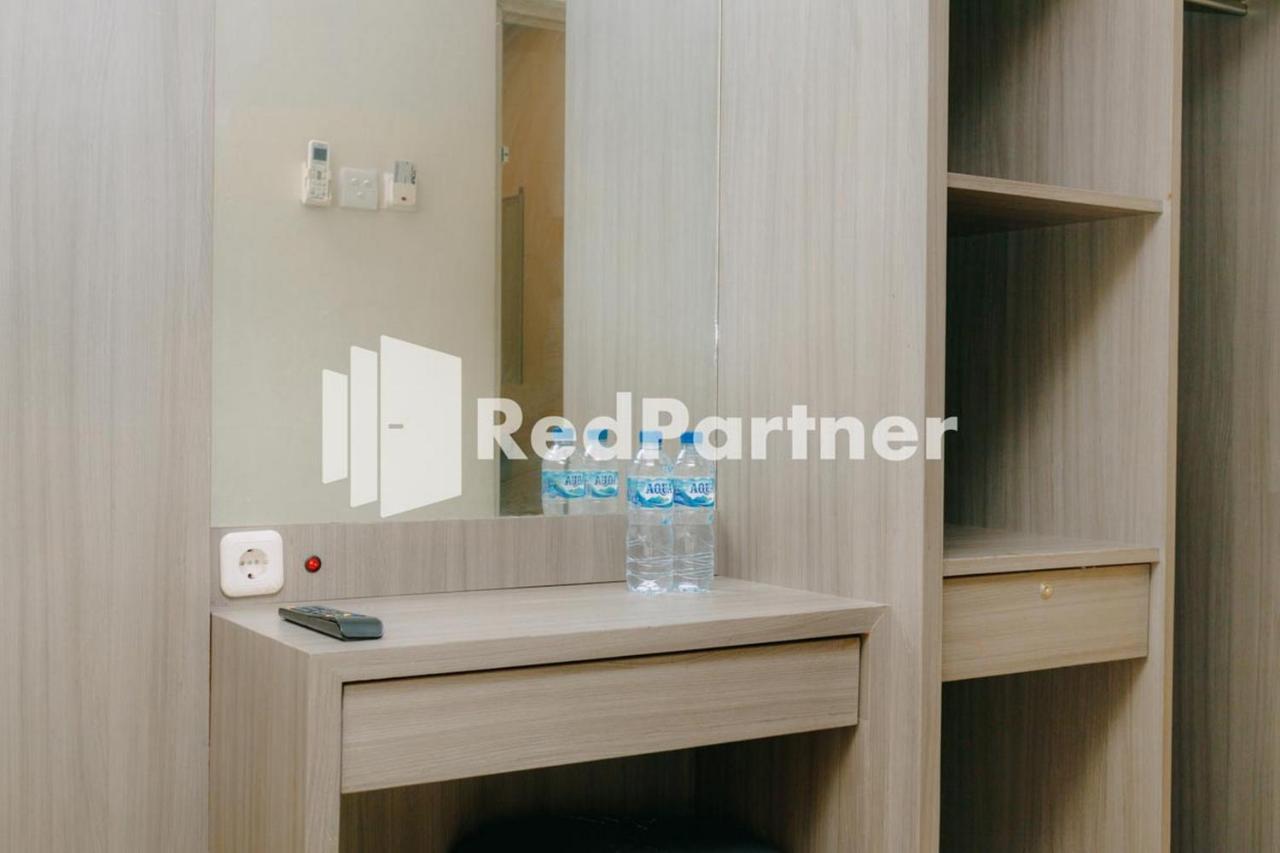 We Stay Residence Redpartner Surabaya Buitenkant foto