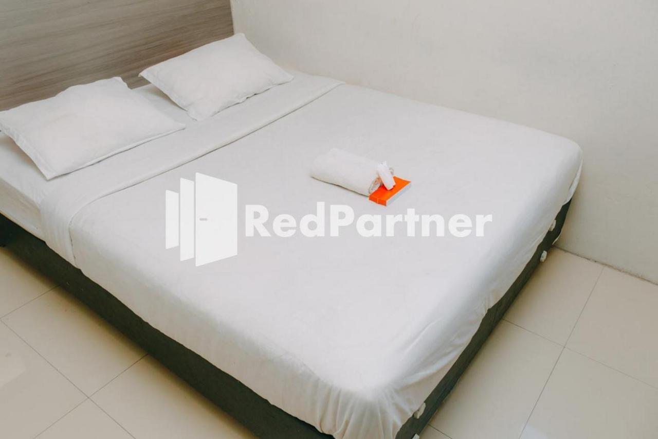 We Stay Residence Redpartner Surabaya Buitenkant foto