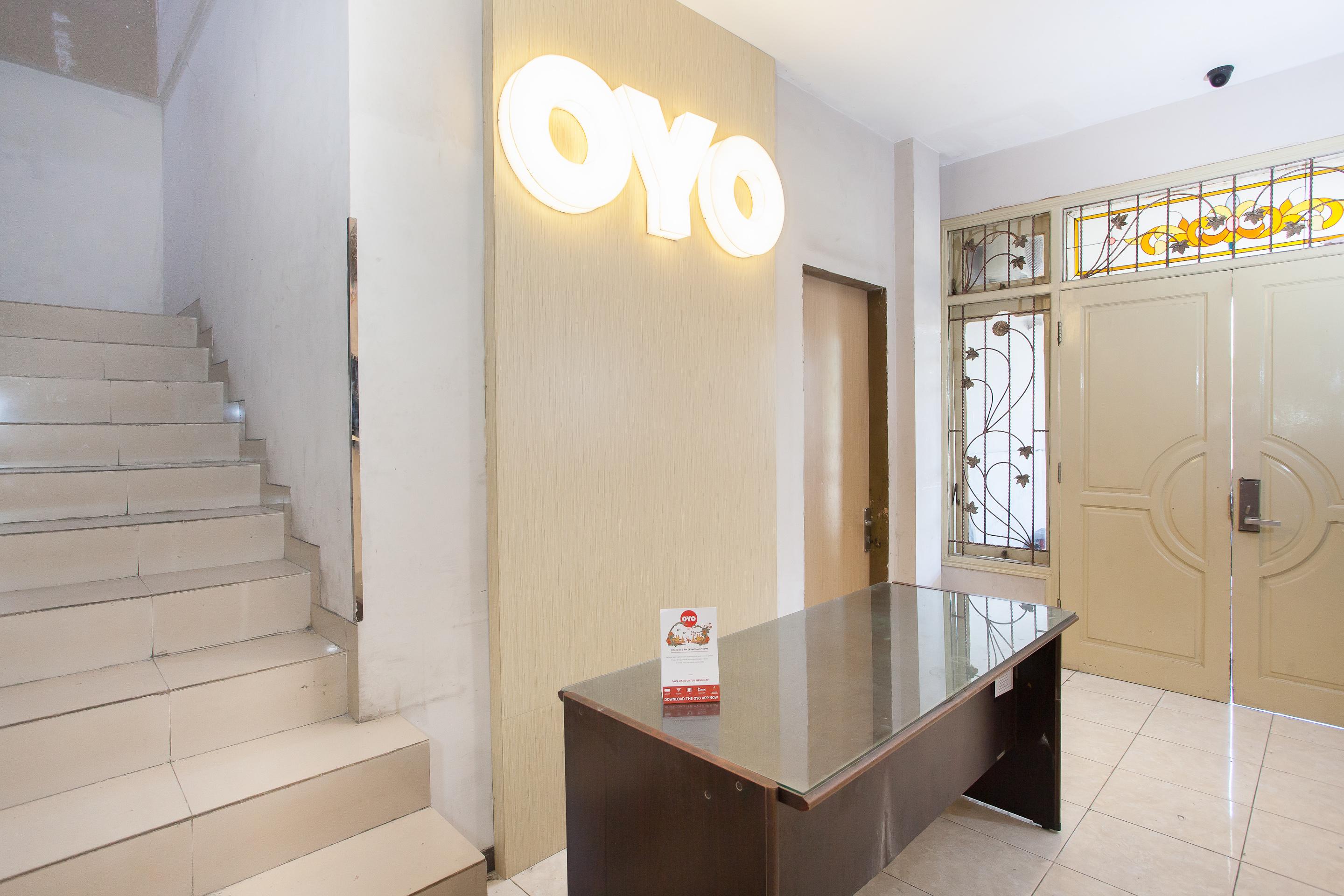 We Stay Residence Redpartner Surabaya Buitenkant foto